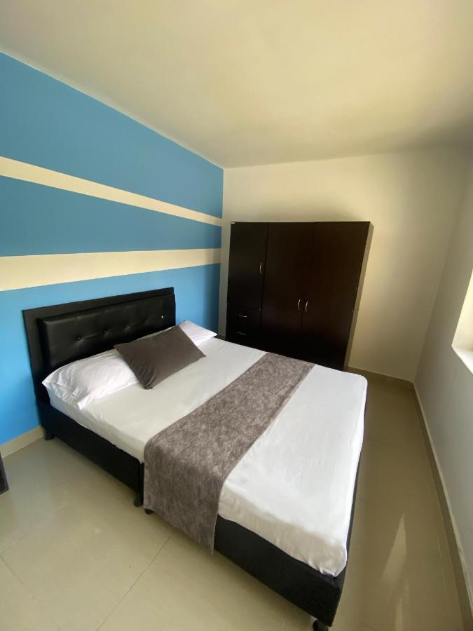33 Hotel Bulerias ميديلين المظهر الخارجي الصورة