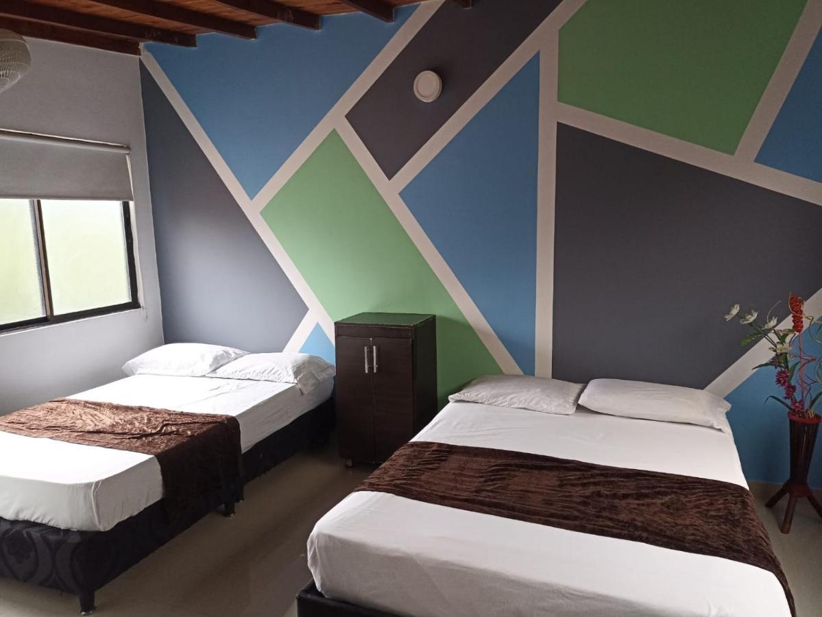33 Hotel Bulerias ميديلين المظهر الخارجي الصورة
