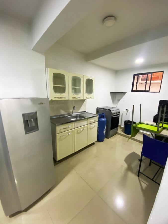 33 Hotel Bulerias ميديلين المظهر الخارجي الصورة