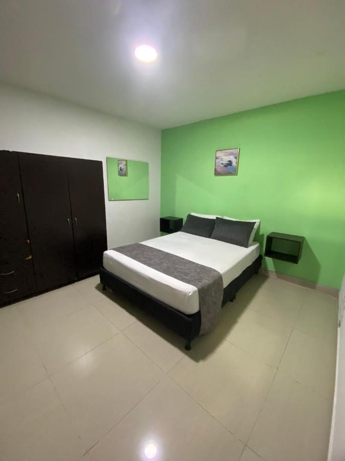 33 Hotel Bulerias ميديلين المظهر الخارجي الصورة