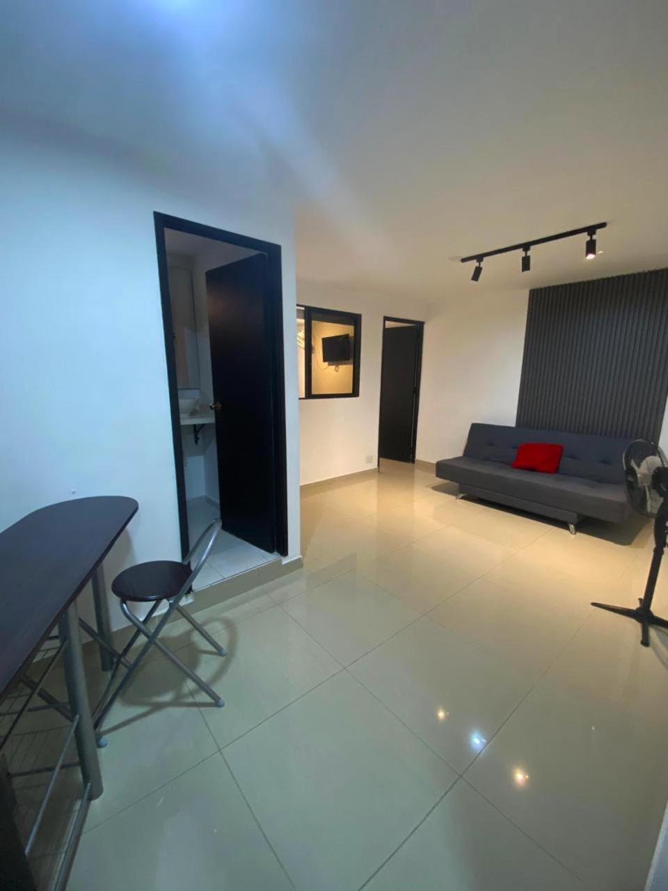 33 Hotel Bulerias ميديلين المظهر الخارجي الصورة