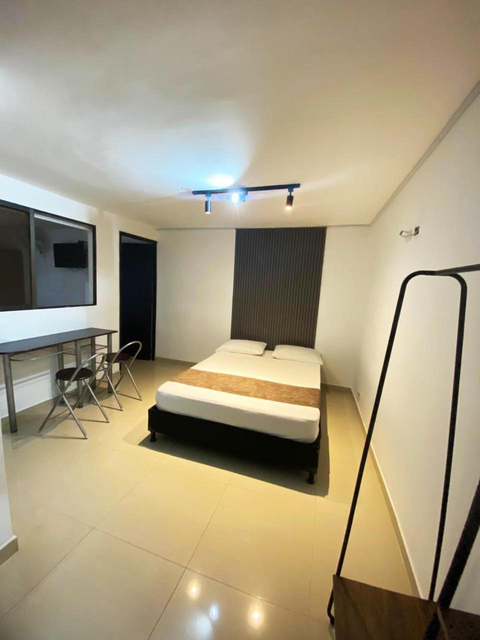 33 Hotel Bulerias ميديلين المظهر الخارجي الصورة
