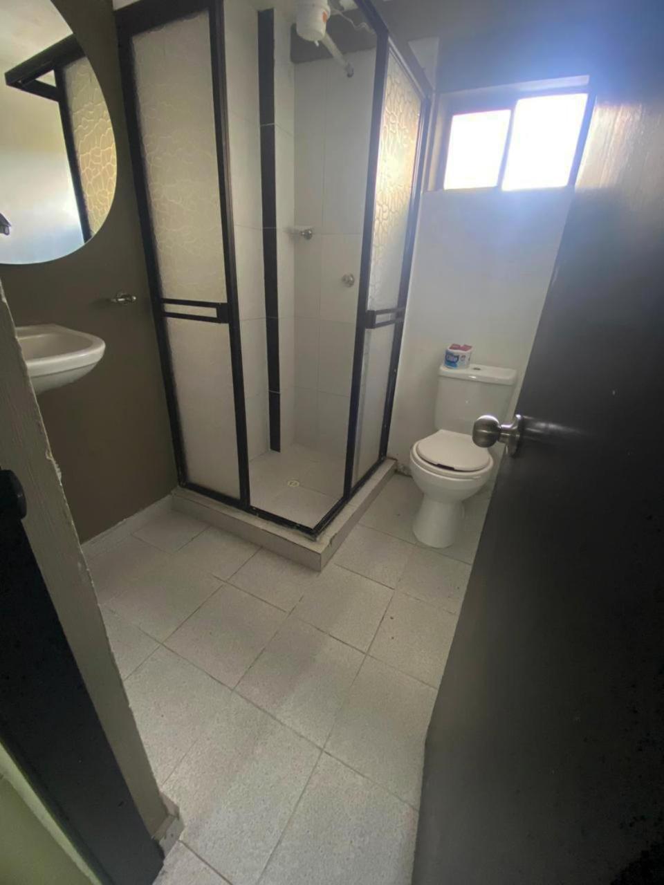 33 Hotel Bulerias ميديلين المظهر الخارجي الصورة