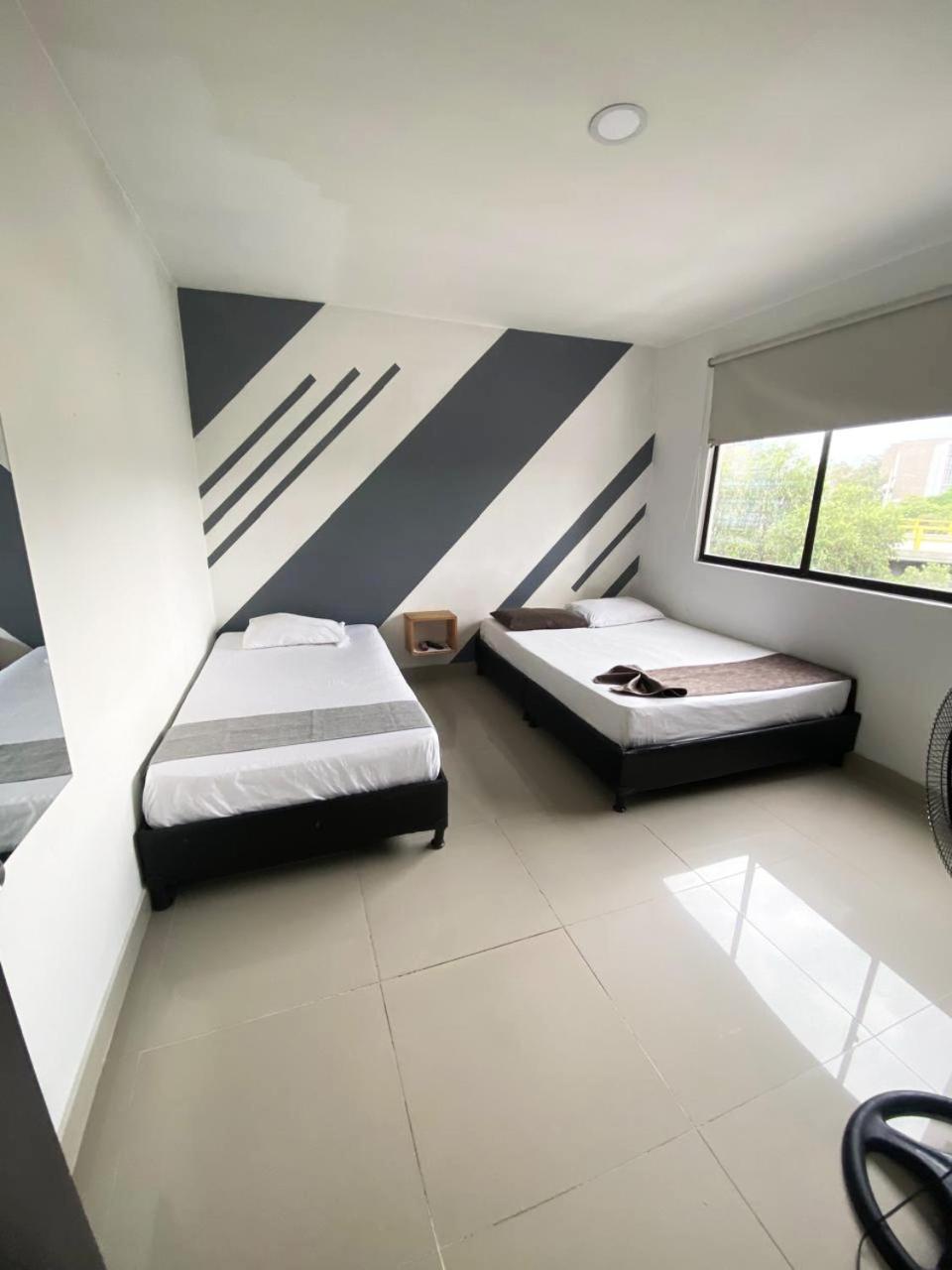 33 Hotel Bulerias ميديلين المظهر الخارجي الصورة