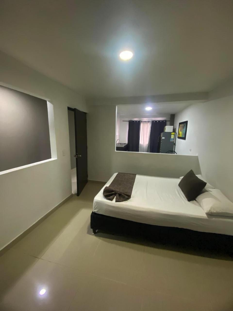 33 Hotel Bulerias ميديلين المظهر الخارجي الصورة