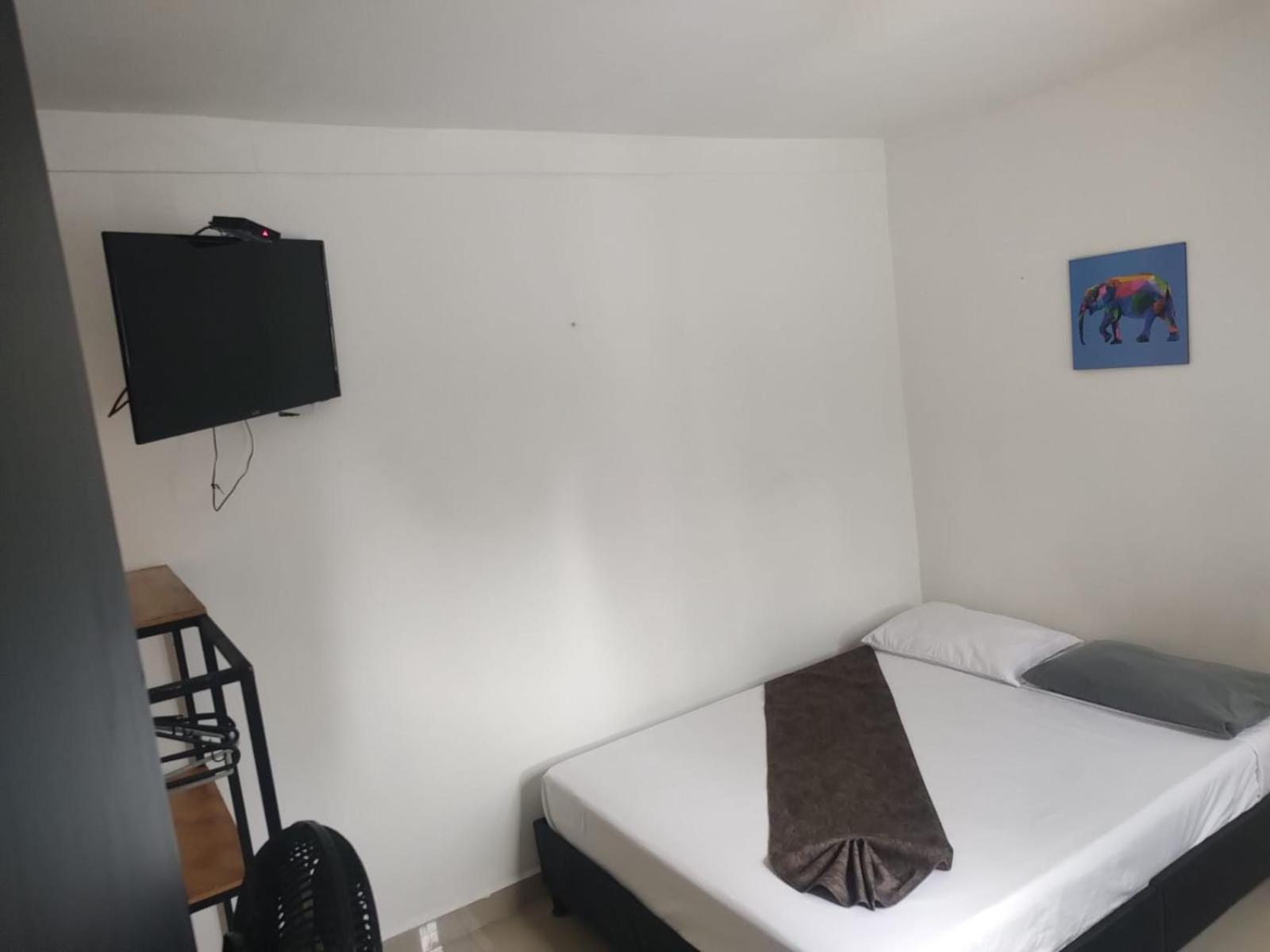 33 Hotel Bulerias ميديلين المظهر الخارجي الصورة
