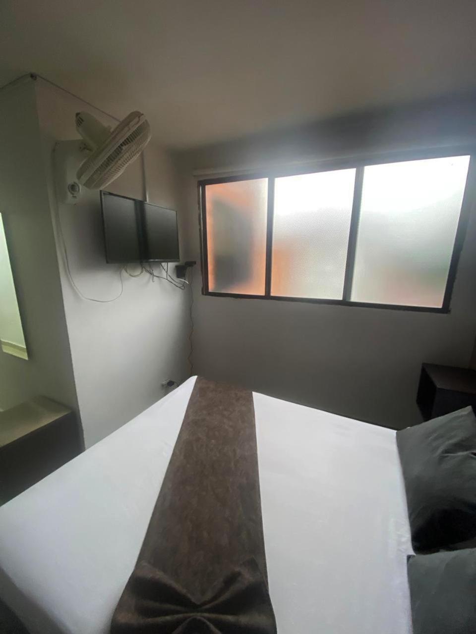 33 Hotel Bulerias ميديلين المظهر الخارجي الصورة