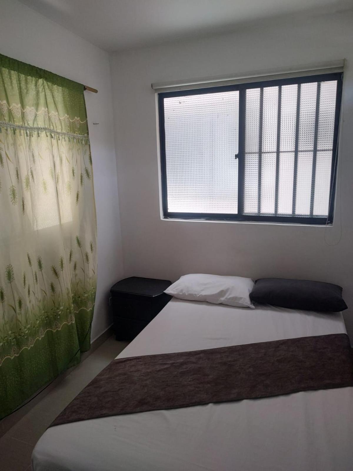 33 Hotel Bulerias ميديلين المظهر الخارجي الصورة